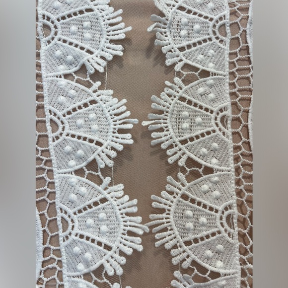 ENDLESS ROSE white lace skirt - Picture 3 of 5
